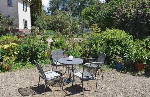 Bilting Cottage | An ideal retreat for two.