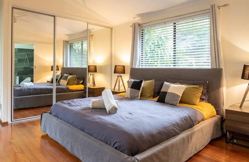 Currumbin Valley House | An idyllic retreat for lovers of fresh country air and spectacular views!