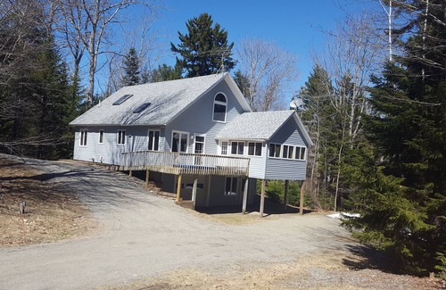 Mount Desert House | An island on an island