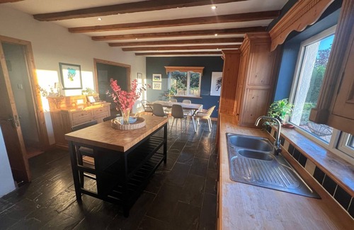 Rathangan House | An Teach Baboige - Charming Country Cottage in Kildare.