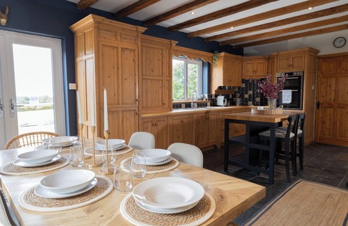 Rathangan House | An Teach Baboige - Charming Country Cottage in Kildare.