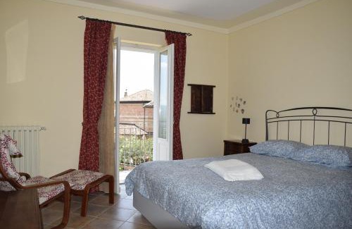 Guarene Apartment | An tij slè - Nel cuore del borgo