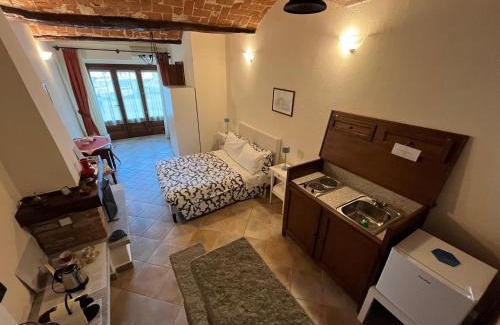 Guarene Apartment | An tij slè - Nel cuore del borgo
