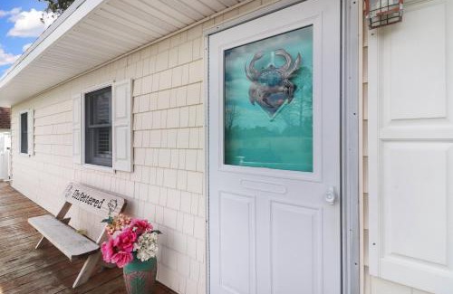 Deep Hole House | An Unfettered View - Beautiful ranch w/boat dock!