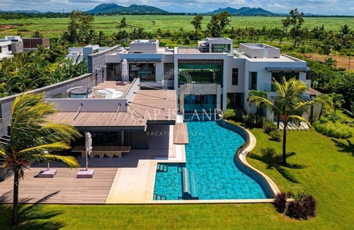 Grand River South East Villa | Anahita Golf Resort - Luxury Villa: Cinema, Nightclub, Jacuzzi & Spa