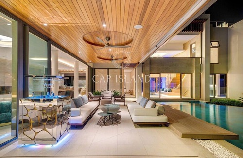 Grand River South East Villa | Anahita Golf Resort - Luxury Villa: Cinema, Nightclub, Jacuzzi & Spa