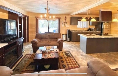 Wasagaming House | Ananda "Bliss" - Cabin at Clear Lake - RMNP