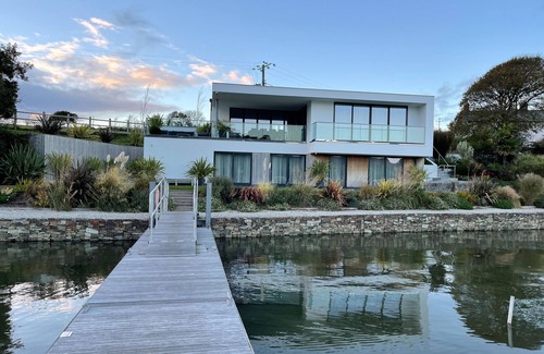 Millbrook House | Ancarva - Contemporary Waterside Holiday Retreat