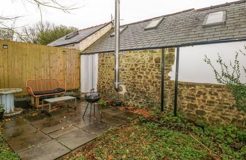Castlemartin Cottage | ANCHOR LIGHT, pet friendly, with open fire in Pembroke