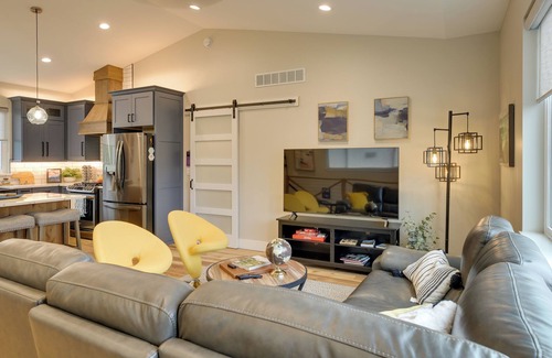 Sand Lake Apartment | Anchorage Apartment w/a View ~ 3 Mi to Airport