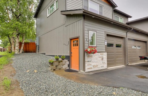 Sand Lake Apartment | Anchorage Apartment with a View about 3 Mi to Airport