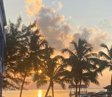 Caye Caulker Hotel | Anchorage Beach Resort Caye Caulker