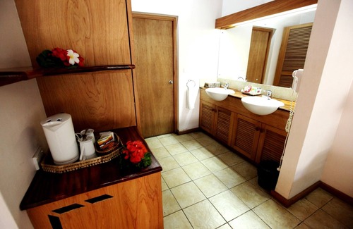 Viseisei Resort | Anchorage Beach Resort