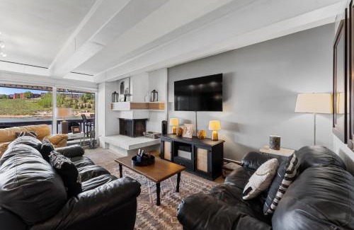 Dillon Apartment | Anchorage West Condos Building 10 Unit 105