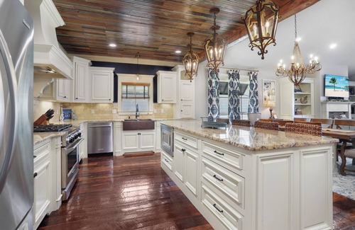 Ventress House | Anchors Aweigh Families, Couples, Groups-Private Dock. 1pm check out!