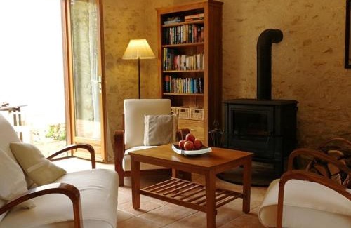 Prissac House | Ancien moulin avec piscine, terrasse, jardin privatif et petite île - près des étangs de la Brenne - FR-1-591-159