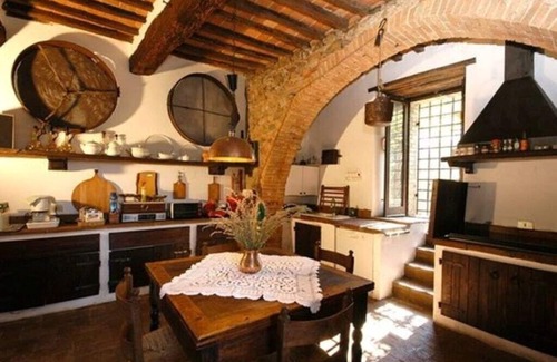 Murlo House | Ancient farmhouse with swimming pool 8-9 people near Siena suitable for families or groups