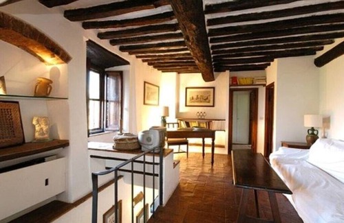Murlo House | Ancient farmhouse with swimming pool 8-9 people near Siena suitable for families or groups
