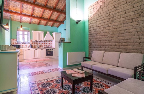 Nurachi House | Ancient Platanus Dwelling - R 3832