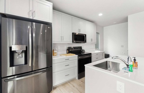 Whittier Heights House | Anders' sweet suite - Micro Studio - 91Walkscore