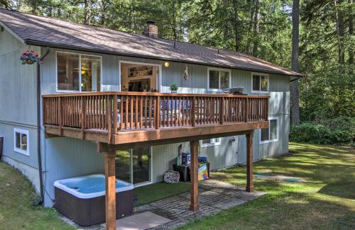 Anderson Island House | Anderson Island Home with Hot Tub, Near Beaches