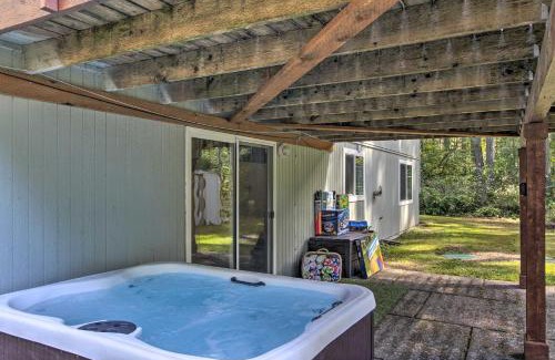 Anderson Island House | Anderson Island Home with Hot Tub, Near Beaches