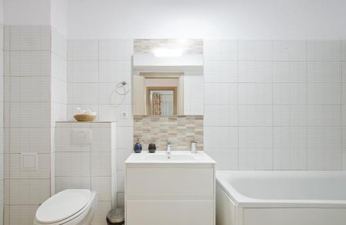 Iasi Apartment | Andiamo Love! - central