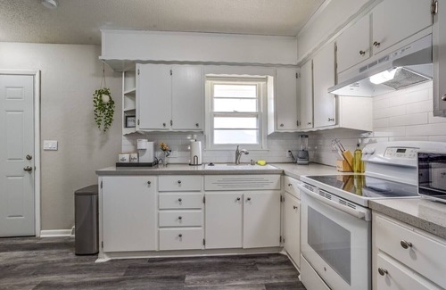 Andover House | Andover Abode - sleeps 6