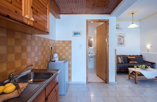 Petaleia Apartment | Andreas Complex Studio