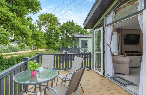 Axminster Resort | Andrewshayes Orchard Retreat