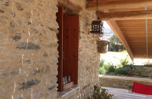 Ydrousa Cottage | Andros bioclimatic little house in a big land