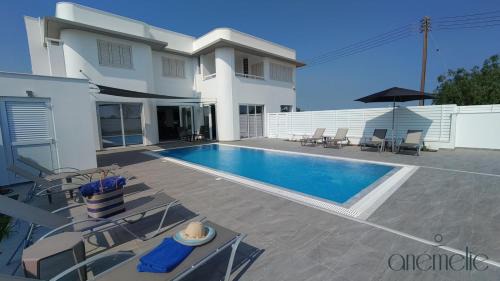 Sotira Villa | anemelie