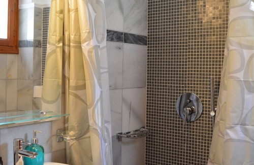 Fira Hotel | Anemomilos Suites