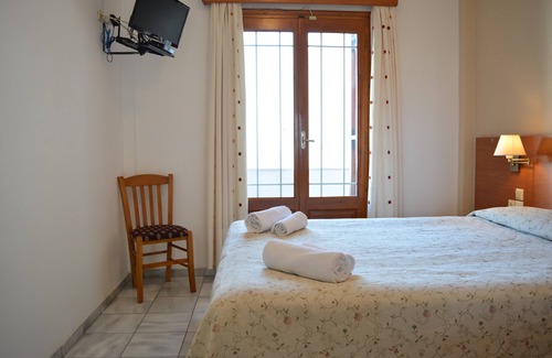 Fira Hotel | Anemomilos Suites