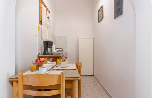 Ano Vasilikos Apartment | Anemomylos Studios - Attic Two-Bedroom Apartment