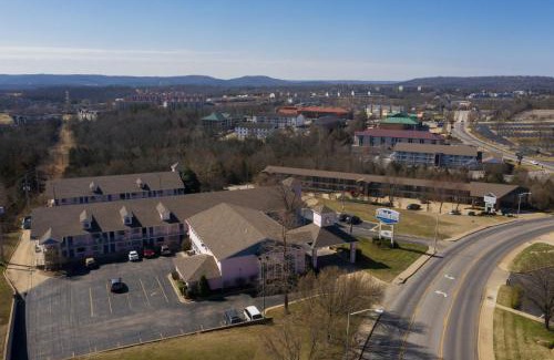 Branson Hotel | Angel Inn - Central