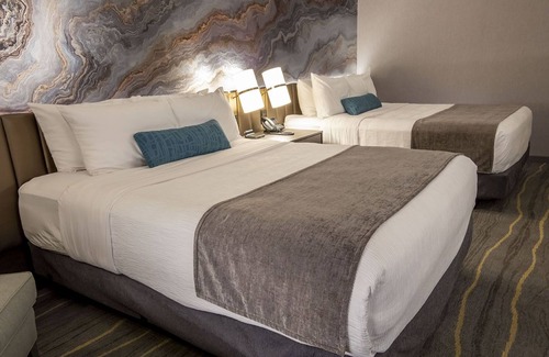 Arlington Resort | Angel Of The Winds Casino Resort