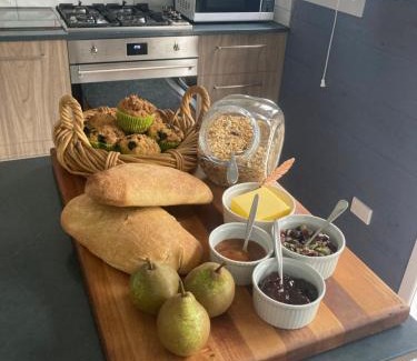 Turangi Bed & Breakfast | Anglers Adventure Paradise Studio BNB Wifi Parking