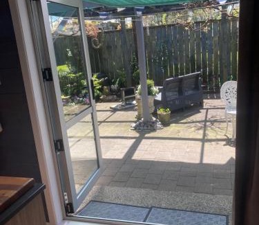 Turangi Bed & Breakfast | Anglers Adventure Paradise Studio BNB Wifi Parking