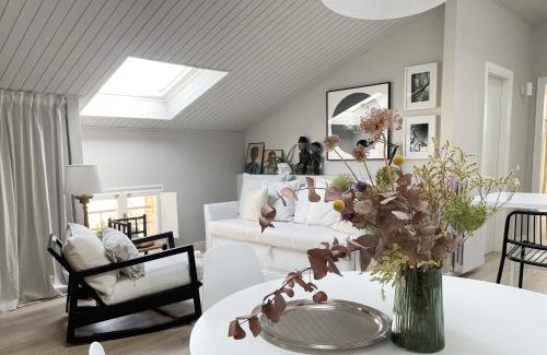 Reggio nell'Emilia Apartment | Angolo 19 - A cozy attic in the city center with lift
