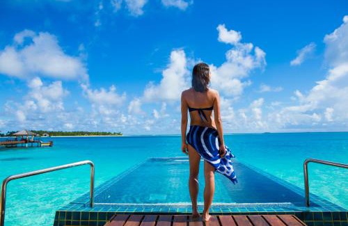 Rinbudhoo Resort | Angsana Velavaru In-Ocean Villas
