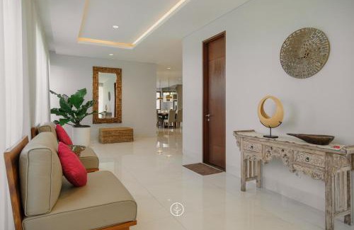 Bandung Villa | Anindya Hill View Villa 7 bedrooms with a private swimming pool