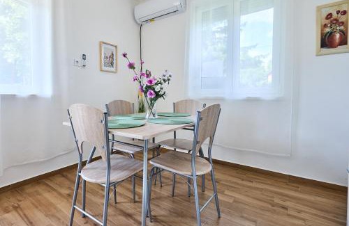 Hajduszoboszlo Apartment | Anita-Lak kertes kis nyaralóház