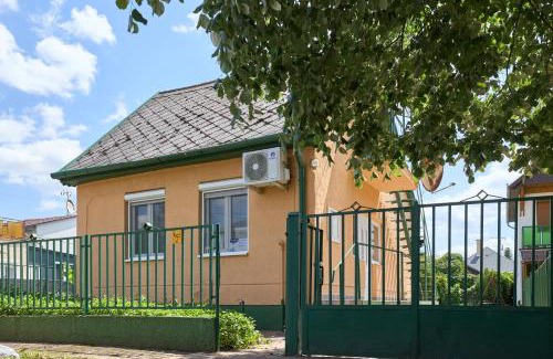 Hajduszoboszlo Apartment | Anita-Lak kertes kis nyaralóház