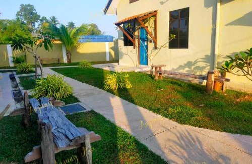 Kampung Pengkalan Maras House | anjung ara suites and roomstays