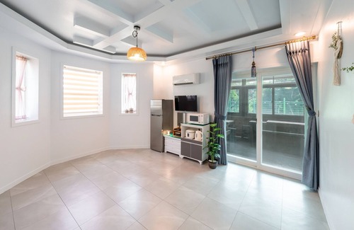 Nam House | Anmyeon-do Ssong Pension