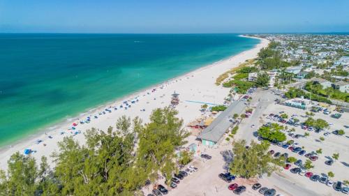 Holmes Beach House | Anna Cabana Bungalow #4