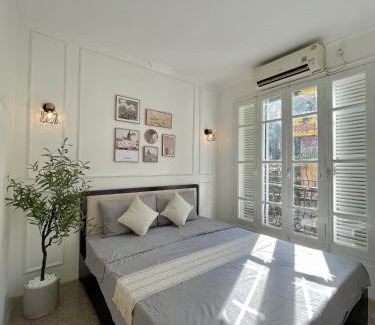 Truc Bach Apartment | AnNam - Truc Bach Lake - StreetFood - Central Location