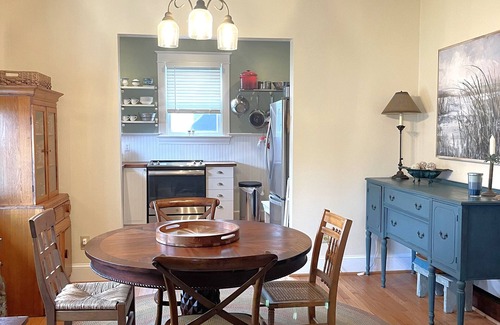 Eastport House | Annapolis-Eastport Cottage Home - Walk Everywhere - RV Van Parking & Hook-up too