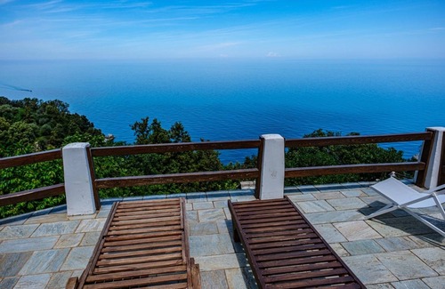 Zagora-Mouresi Villa | Anna’s Horizon in Damouchari Villa with private access to the sea